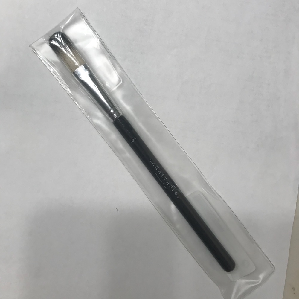 Anastasia Beverly Hills a23 pro brush